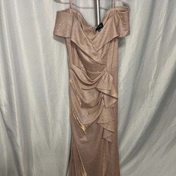 Xscape Evenings Metallic Knit Off-Shoulder Cascade Ruffle Gown Size 8 NWOT - Picture 8 of 13